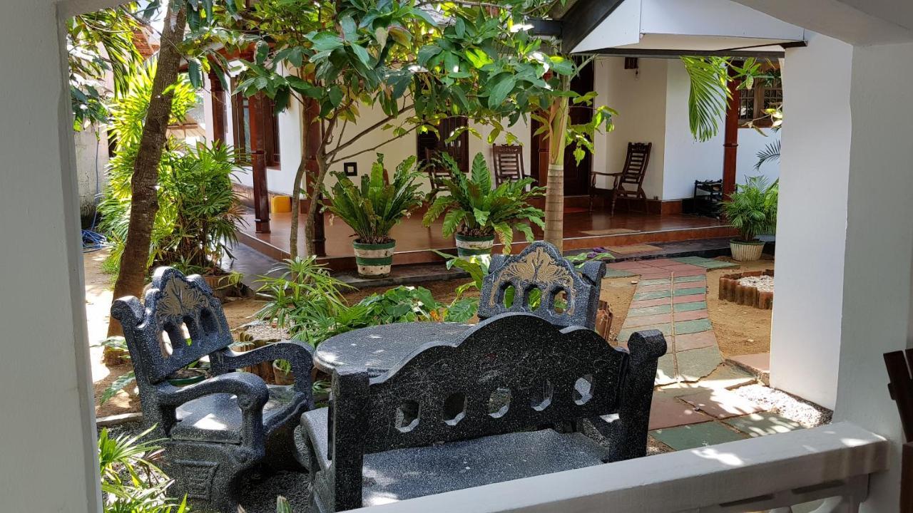Bandulas Beach House Hikkaduwa Exterior photo