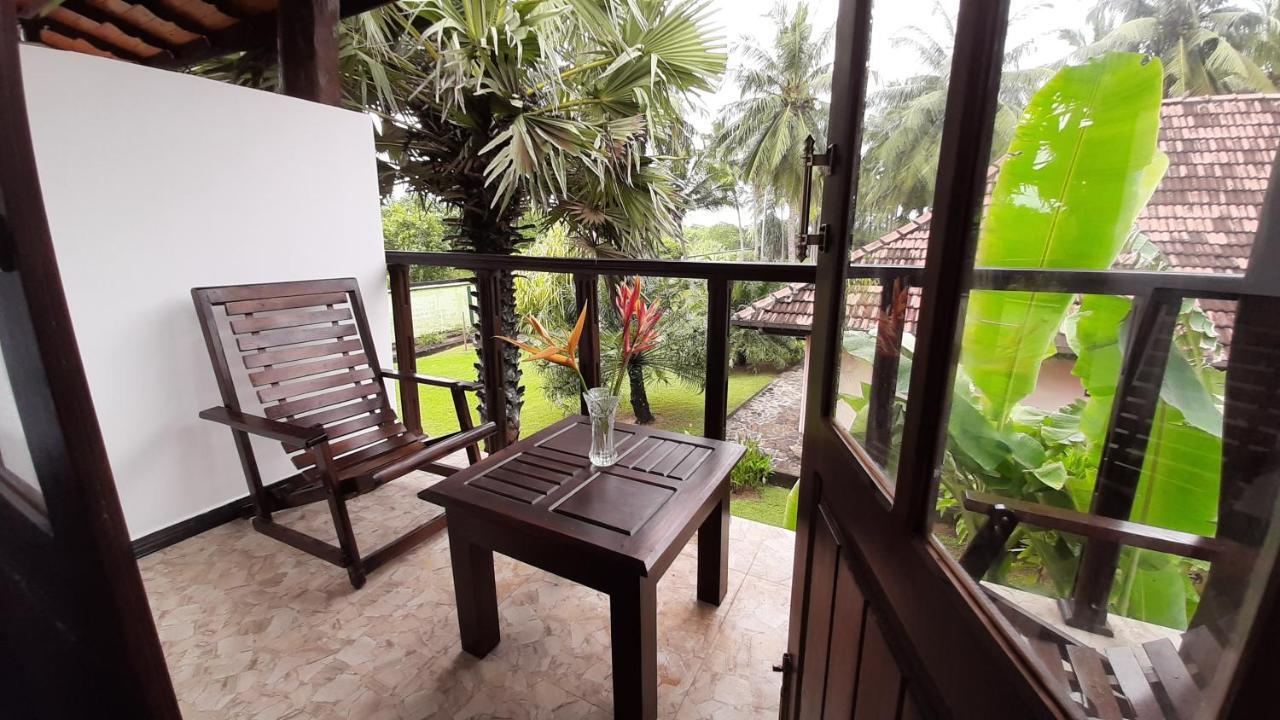 Bandulas Beach House Hikkaduwa Exterior photo